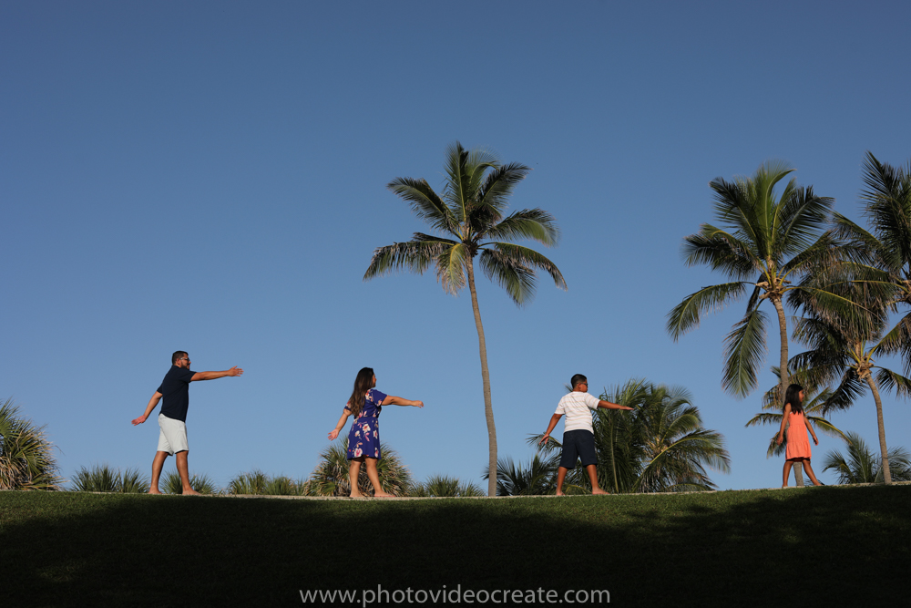 miami beach photographer sunrise photoshoot family Portrait small 18